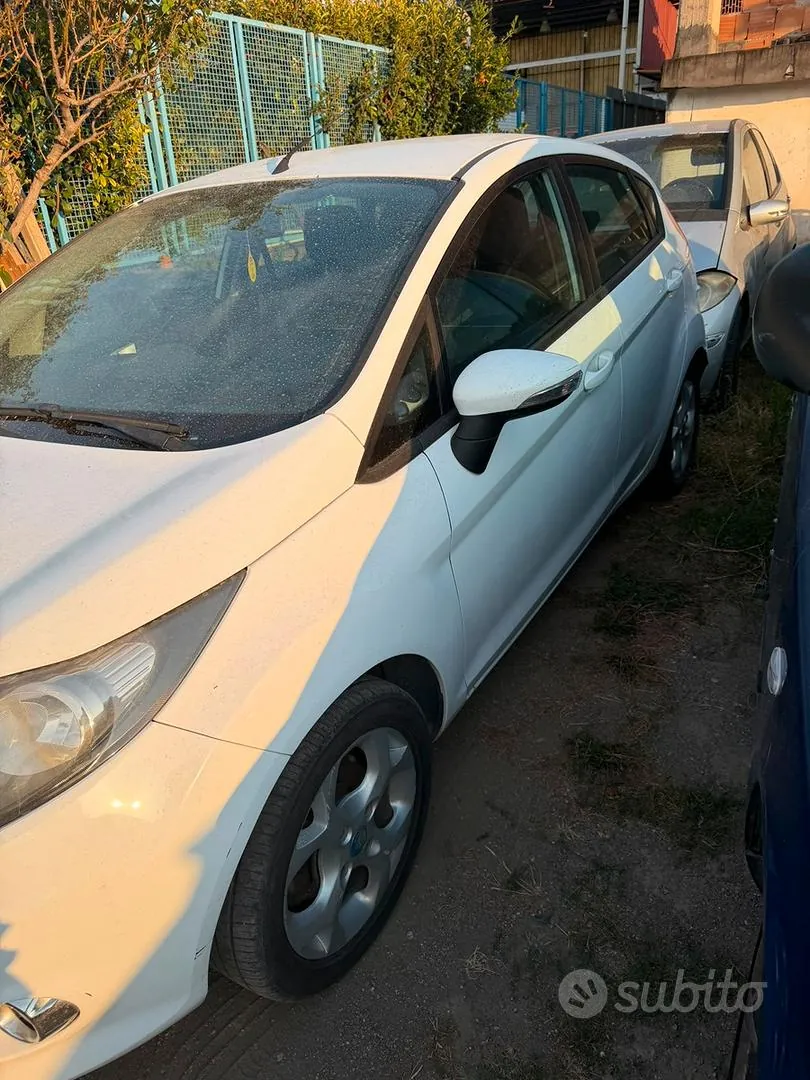 Ford Fiesta 2012 photo 4
