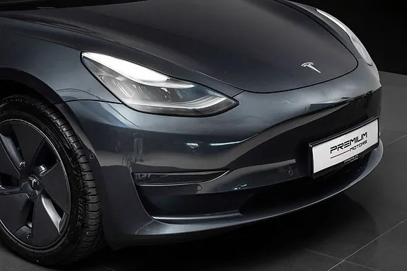 Tesla Model 3 2021 photo 2