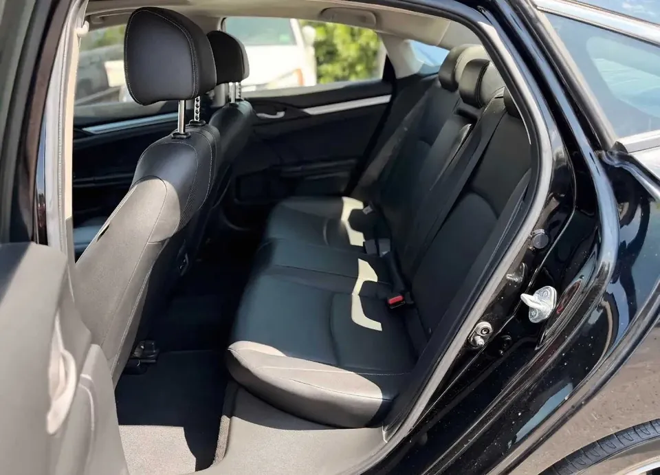 Honda Civic 2018 photo 2