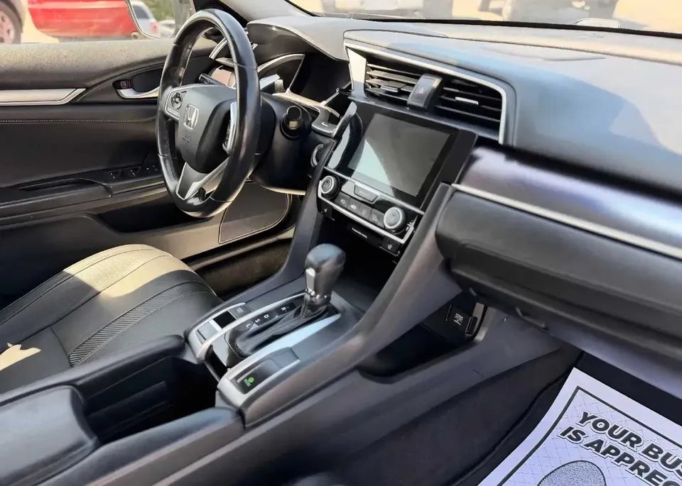 Honda Civic 2018 photo 4