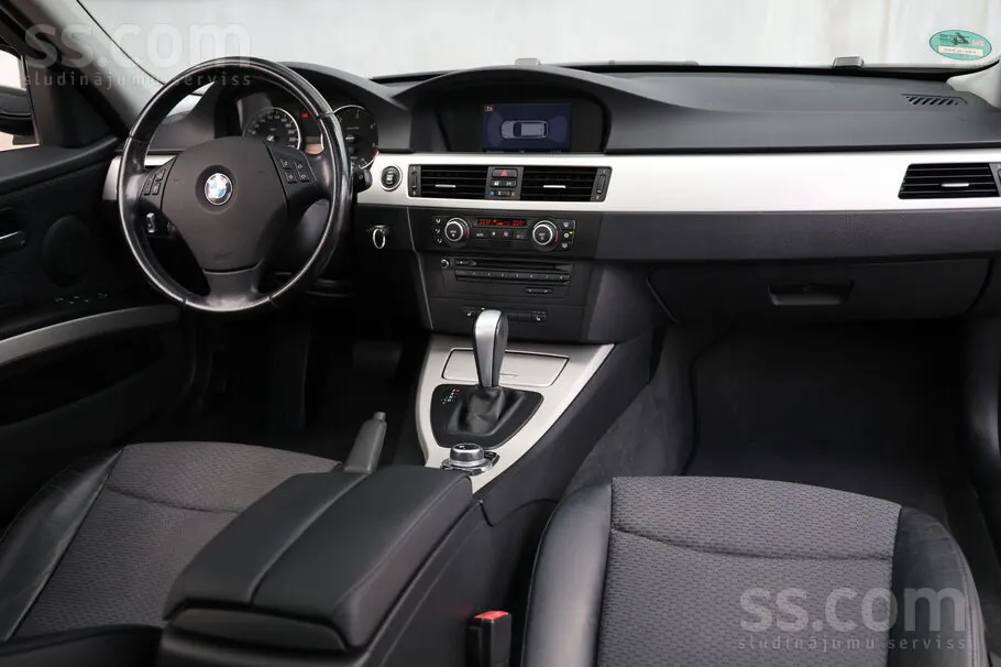 BMW 320 2009 photo 5