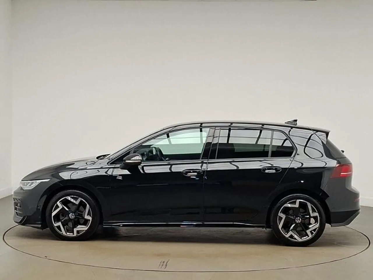 Volkswagen Golf 2025 photo 4