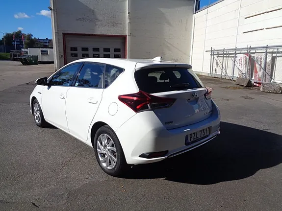 Toyota Auris 2016 photo 5