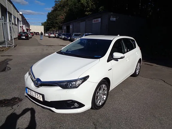 Toyota Auris 2016 photo 2