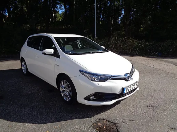 Toyota Auris 2016 photo 3
