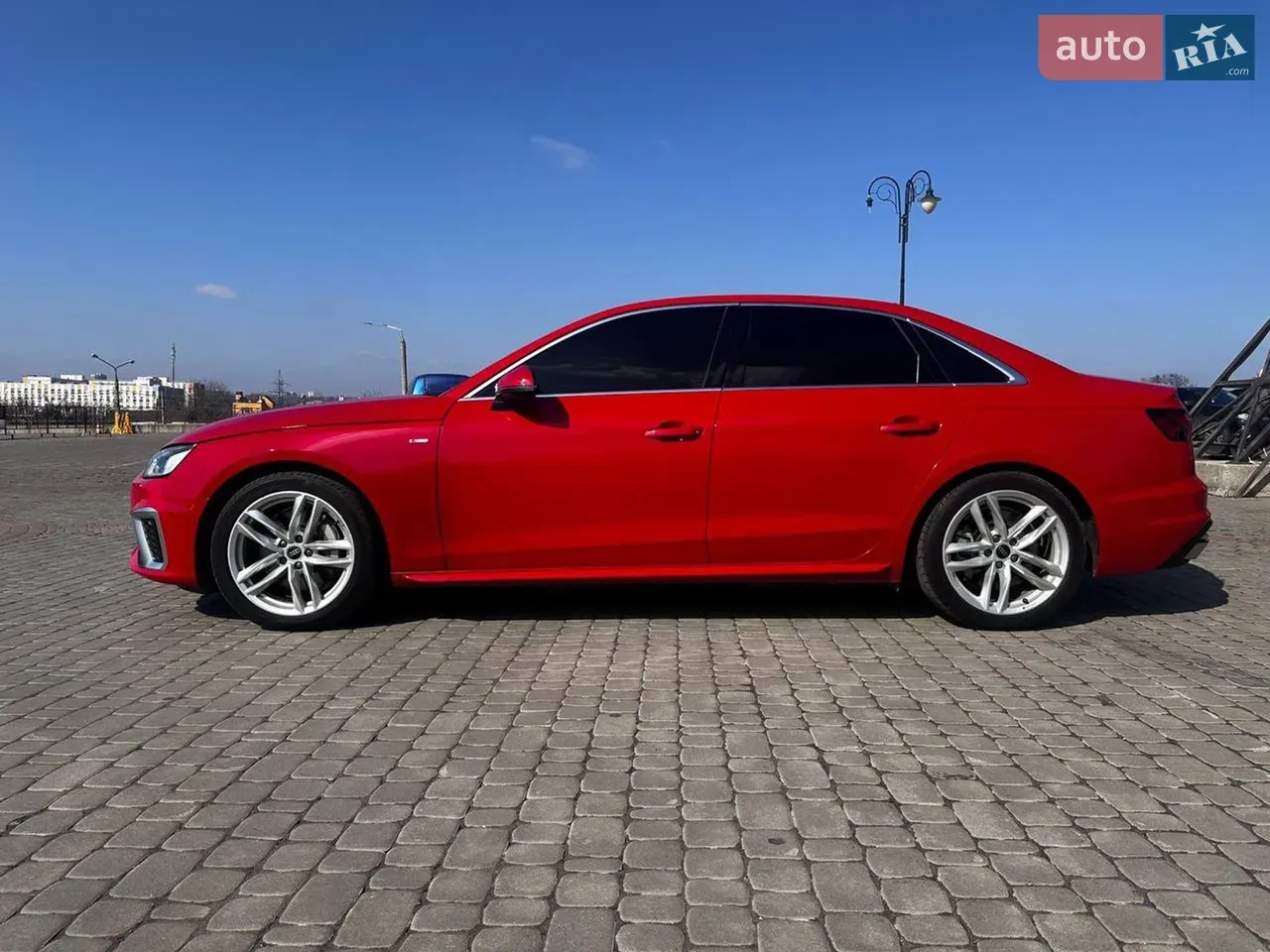 Audi A4 2023 photo 2
