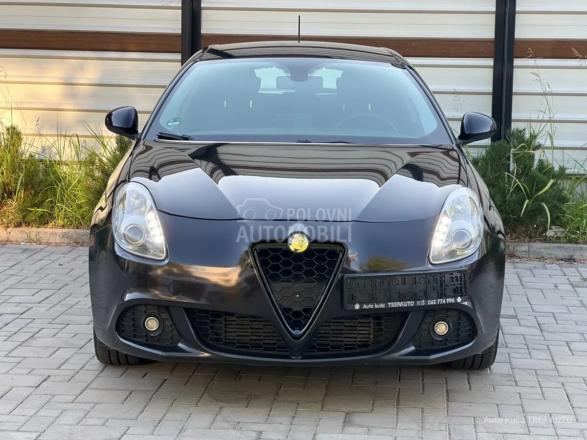 Alfa Romeo Giulietta 2011 photo 2