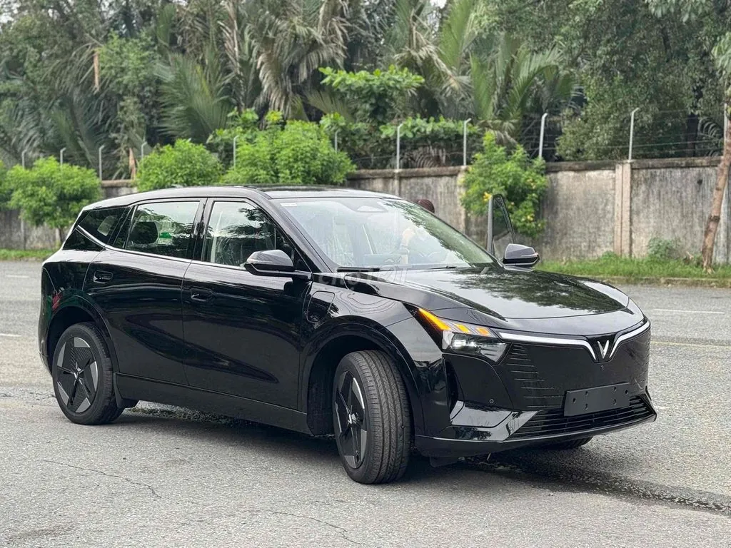 Vinfast Vf8