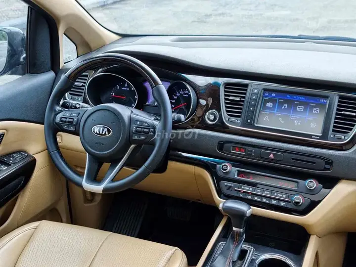 Kia Sedona 2019 photo 2