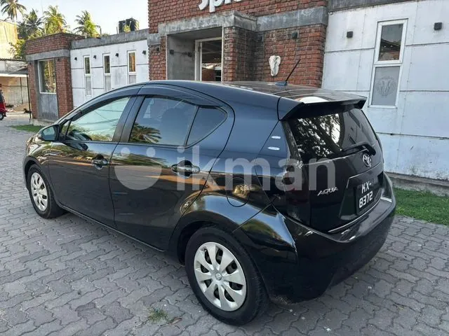 Toyota Aqua 2012 photo 5