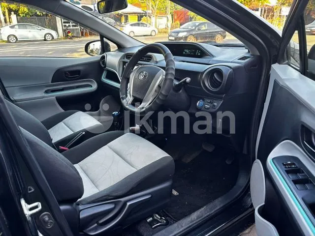 Toyota Aqua 2012 photo 4