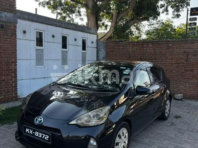 Toyota Aqua 2012 photo 3