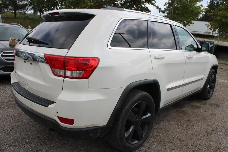 Jeep Grand Cherokee 2011 photo 3