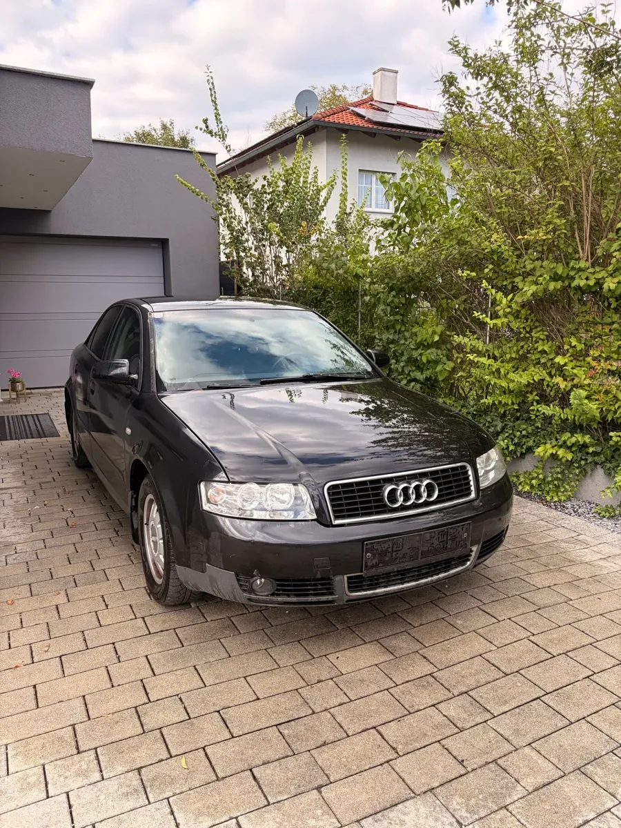 Audi A4 2002 photo 2