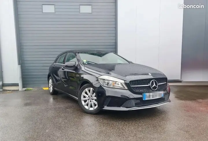 Mercedes-Benz A-Class 2016 photo 2