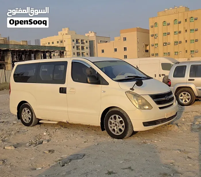 Hyundai H1 2011 photo 2