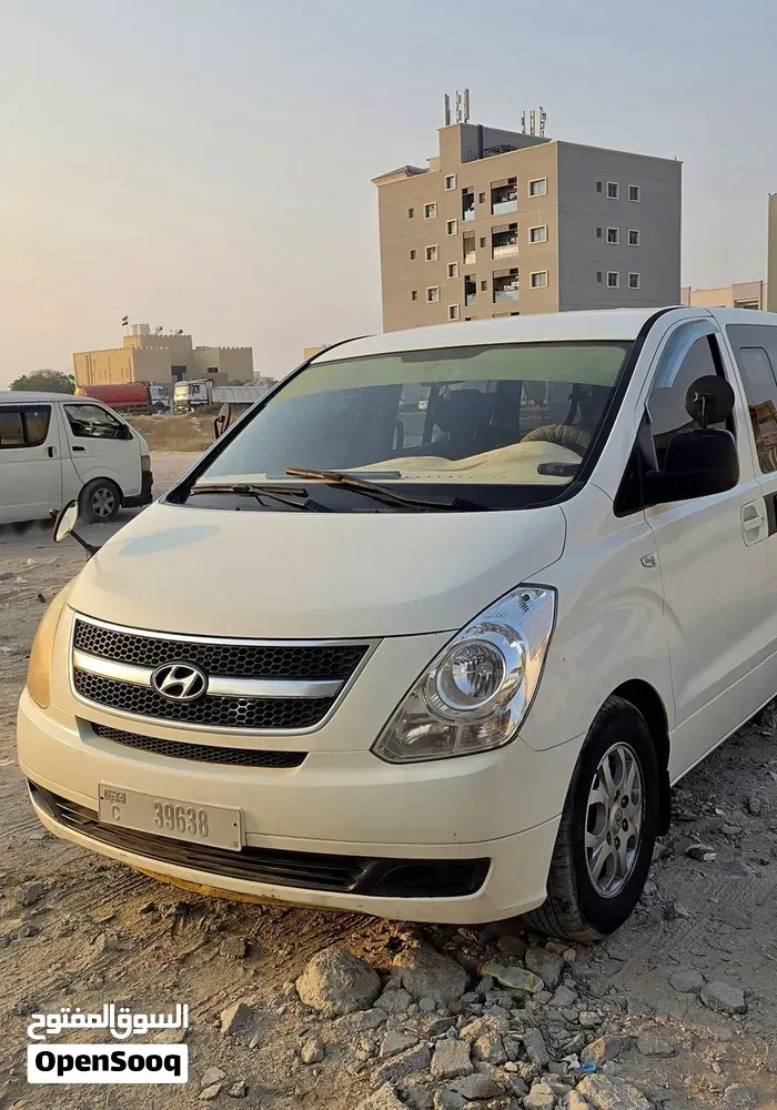 Hyundai H1 2011 photo 3
