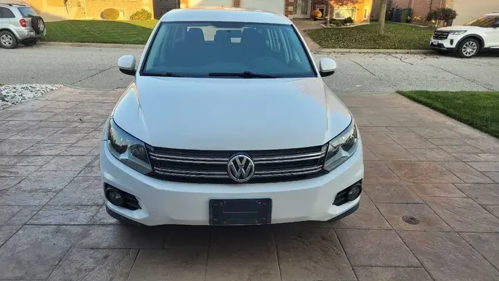 Volkswagen Tiguan 2012 photo 2