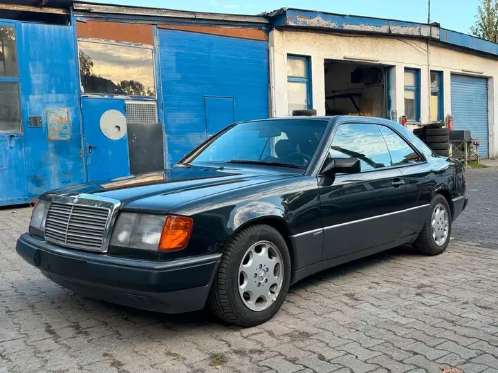 Mercedes-Benz E220