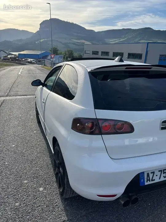 Seat Ibiza 2008 photo 3