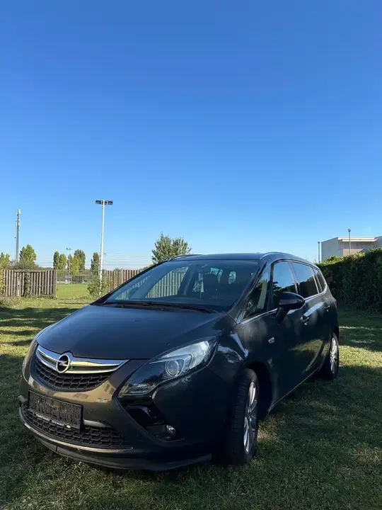 Opel Zafira Tourer 2012 photo 2