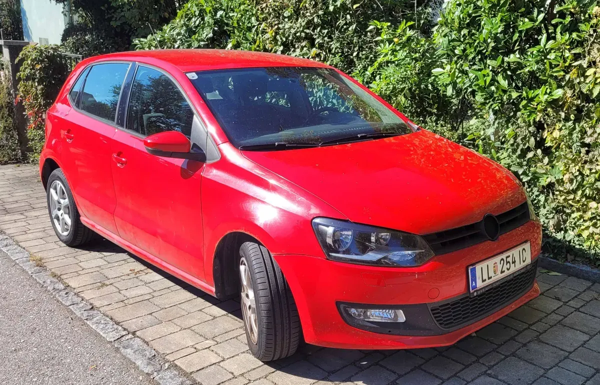 Volkswagen Polo 2012 photo 2