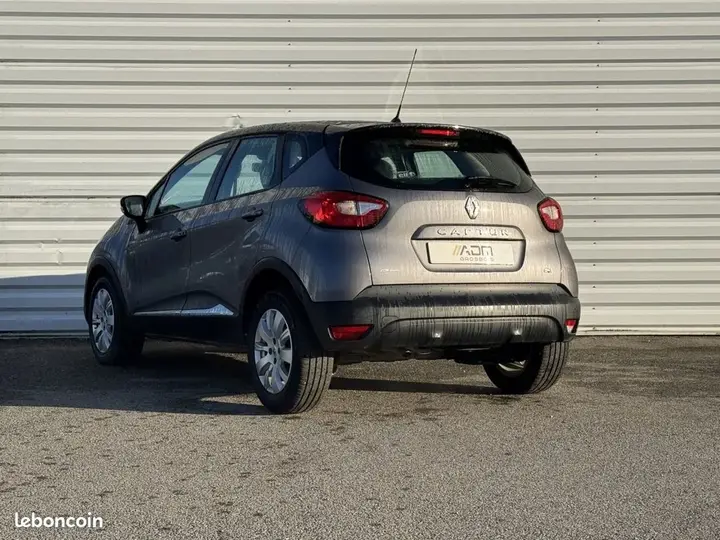 Renault Captur 2016 photo 2
