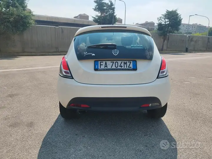 Lancia Ypsilon 2015 photo 5