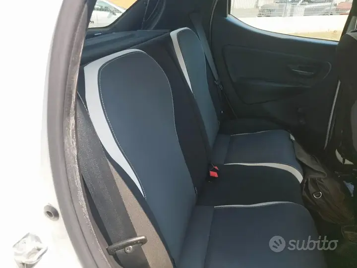 Lancia Ypsilon 2015 photo 3