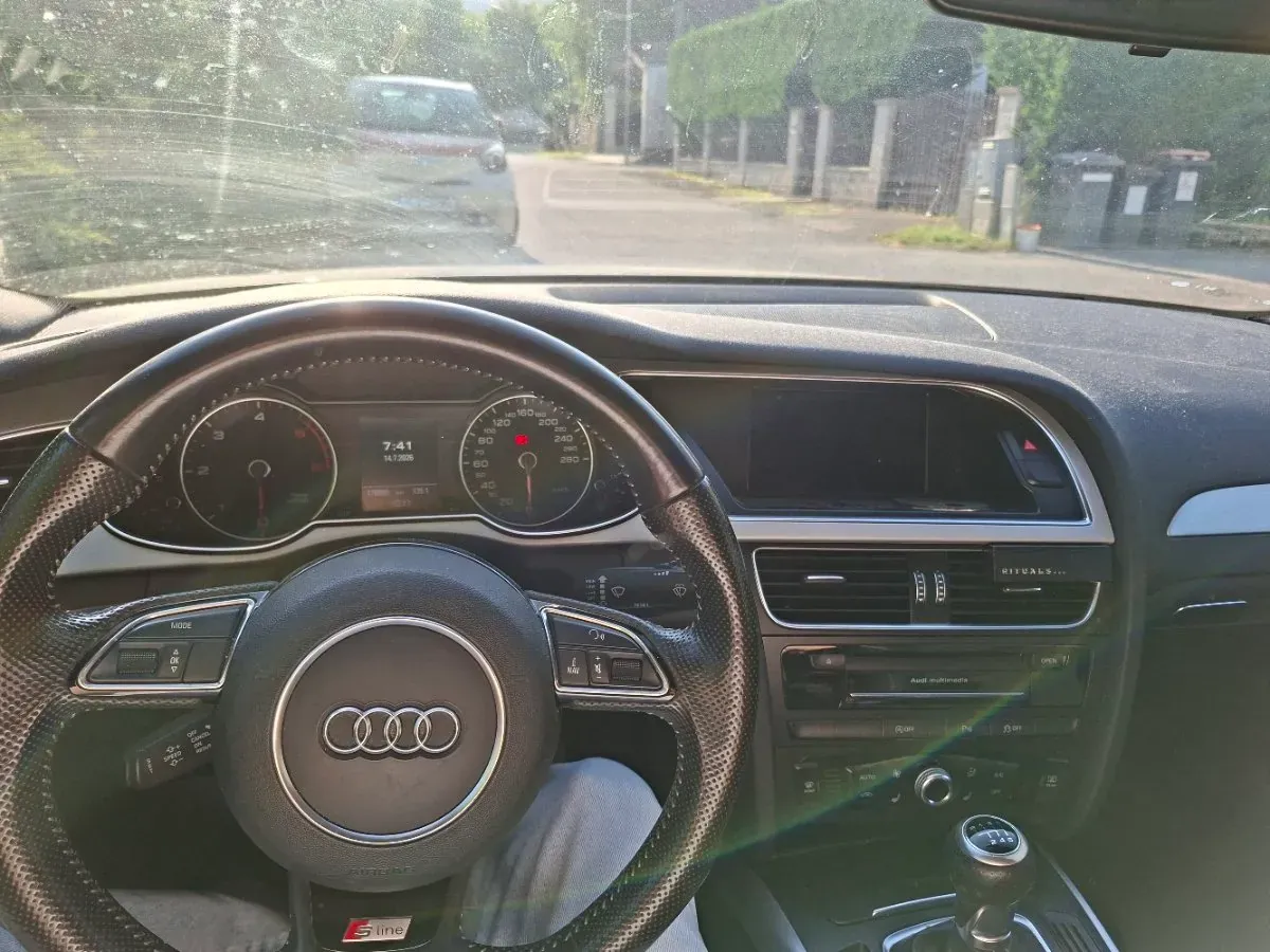 Audi A4 2015 photo 2