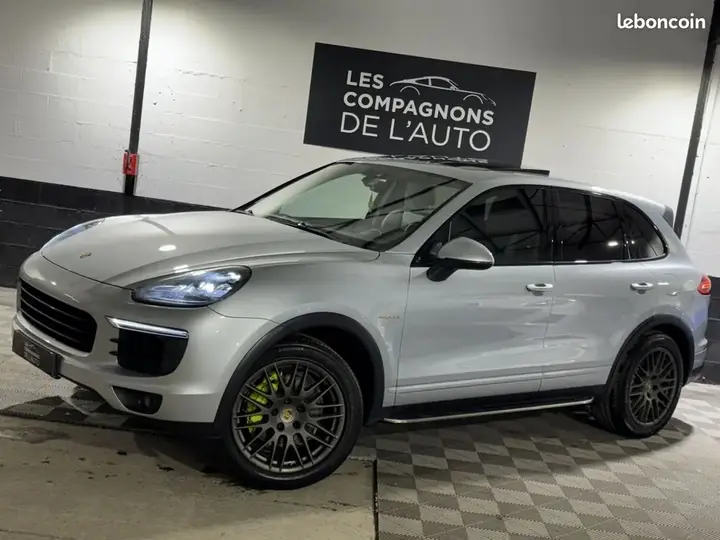 Porsche Cayenne 2016 photo 2