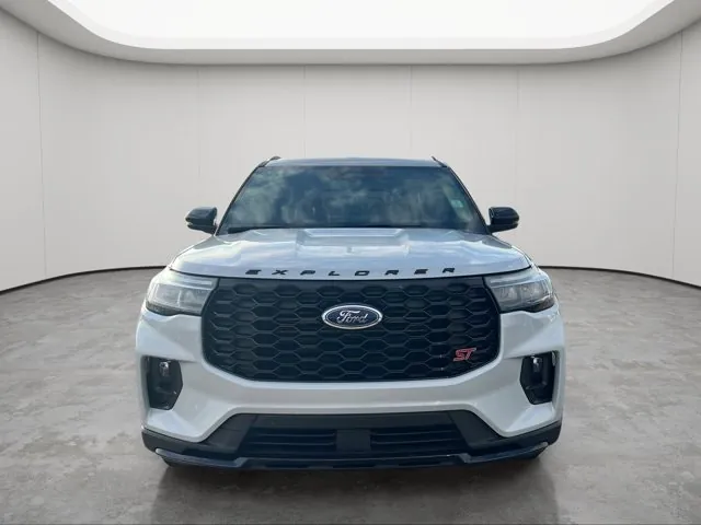 Ford Explorer 2026 photo 2