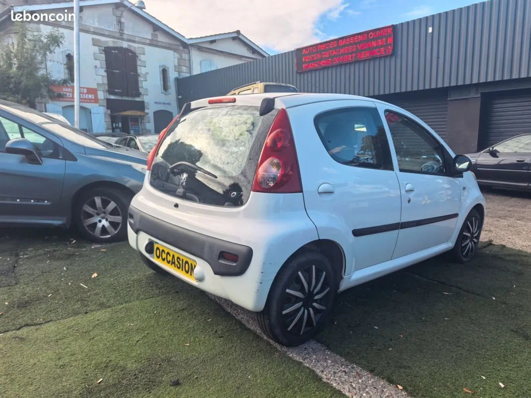 Peugeot 107 2007 photo 5