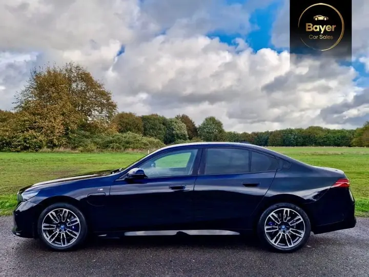 BMW 5 Series 2024 photo 4