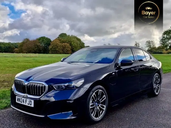 BMW 5 Series 2024 photo 2