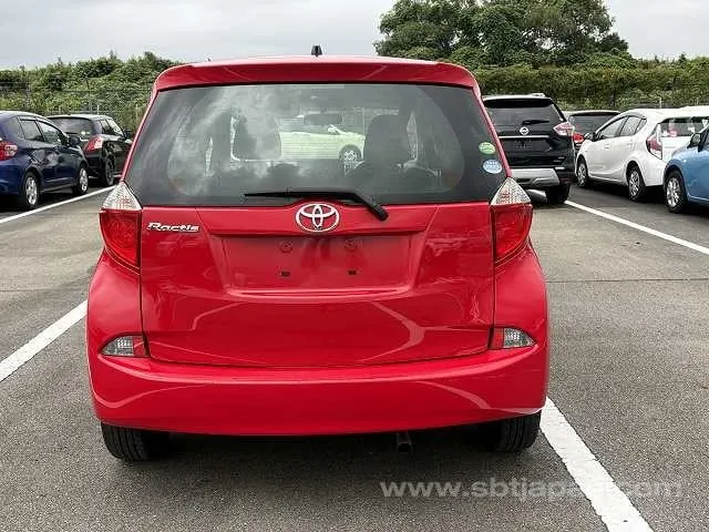 Toyota Ractis 2013 photo 5