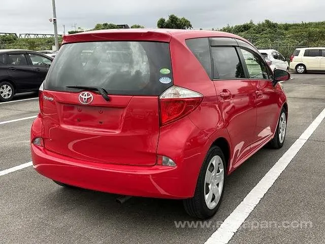 Toyota Ractis 2013 photo 4