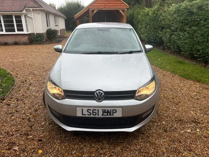 Volkswagen Polo 2011 photo 2