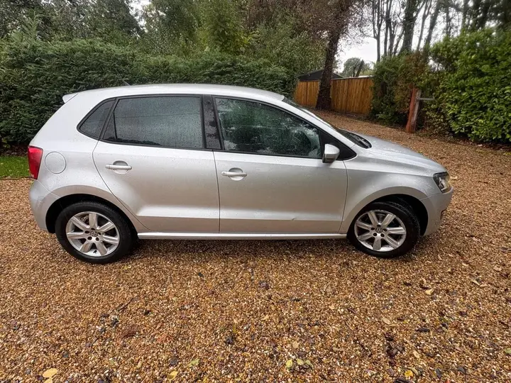 Volkswagen Polo 2011 photo 4