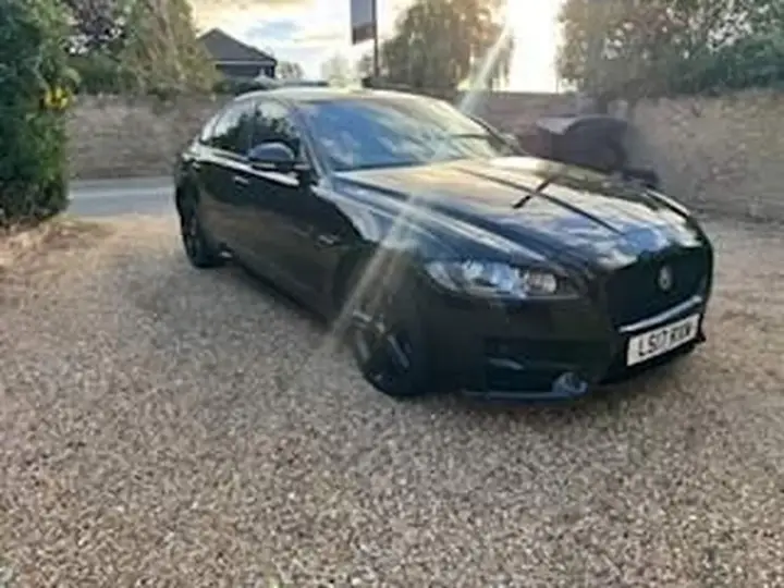 Jaguar Xf 2017 photo 2
