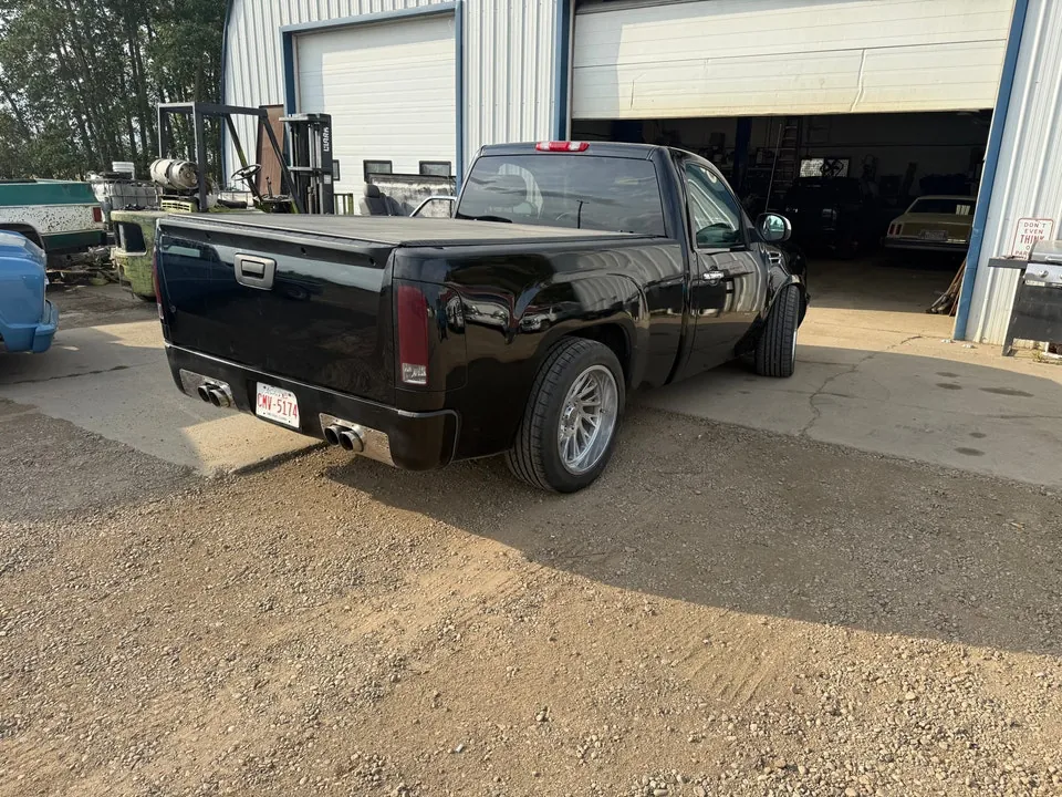 GMC Sierra 2011 photo 4