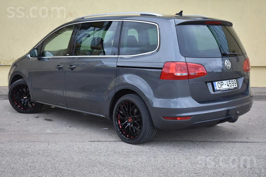 Volkswagen Sharan 2012 photo 2