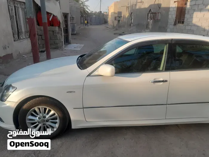 Toyota Crown 2004 photo 3