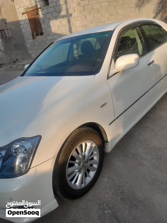 Toyota Crown 2004 photo 2