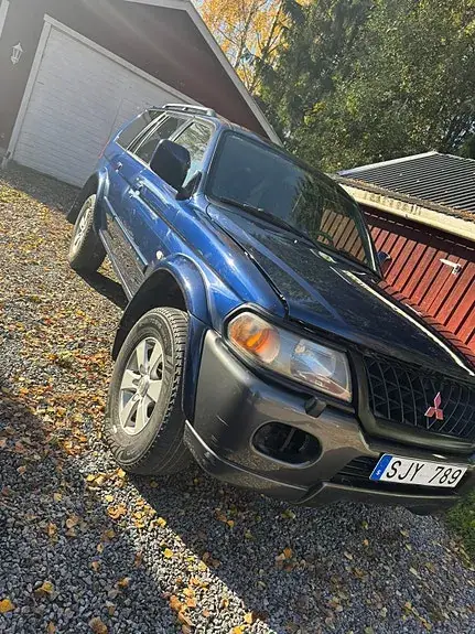 Mitsubishi Pajero Sport 2001 photo 2