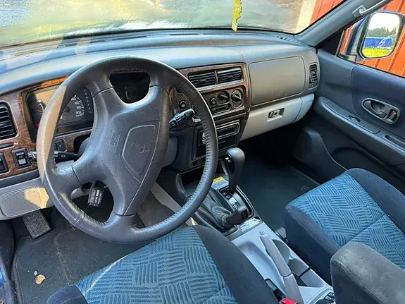 Mitsubishi Pajero Sport 2001 photo 4