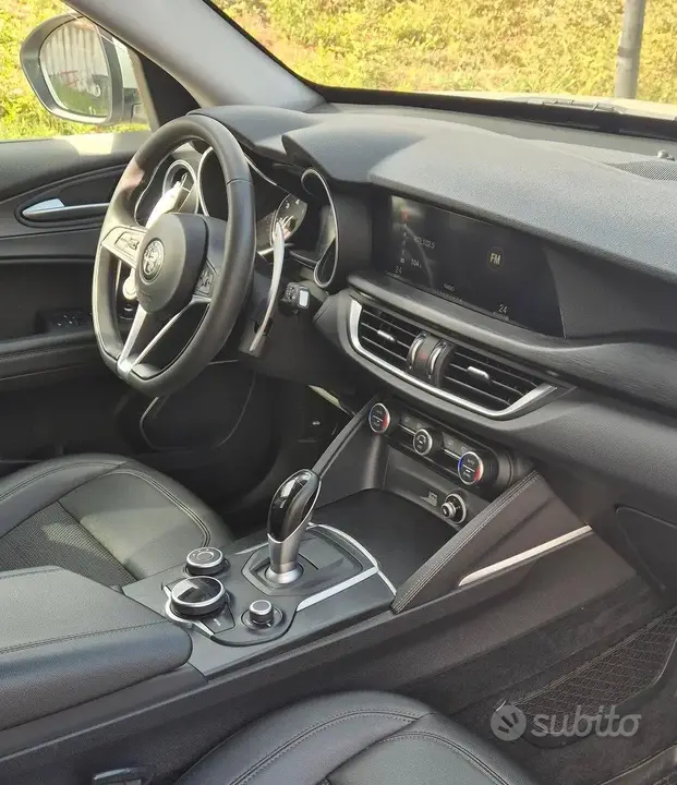 Alfa Romeo Stelvio 2018 photo 3