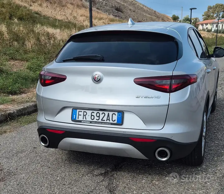 Alfa Romeo Stelvio 2018 photo 2