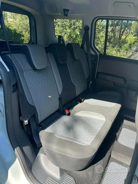 Ford Tourneo Courier 2024 photo 3