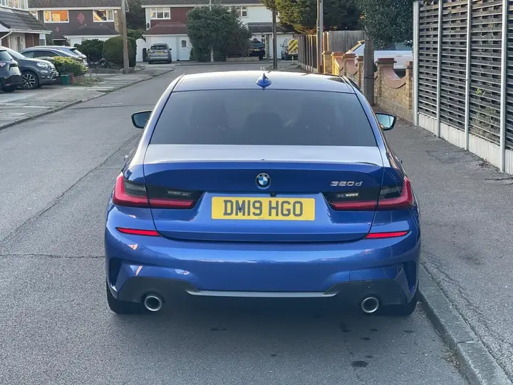 BMW 3 Series 2019 photo 5
